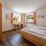 Falwesuna Apartman *