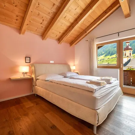 Sonne, Mond Und Sterne * Neustift im Stubaital